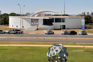 Brasília enfrenta semana de tempo seco, calor e alerta para a saúde respiratória